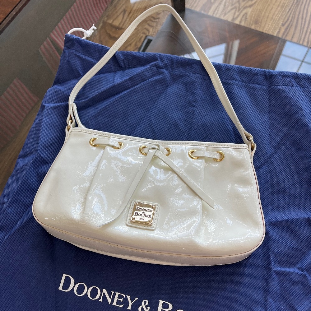 Dooney & Bourke white patent leather purse handbag pochette